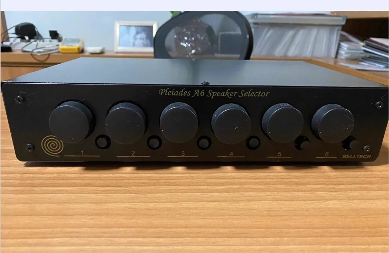 Seletor de caixa acústica 
