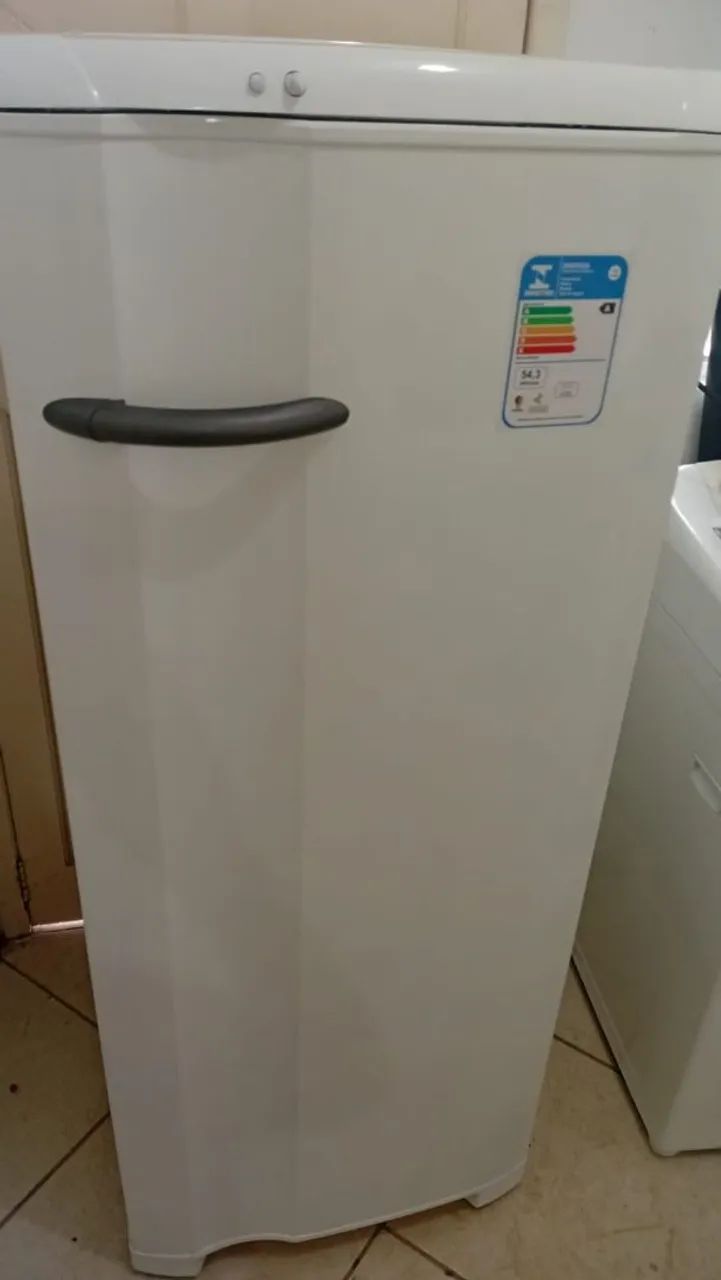 Geladeira Electrolux funcionando perfeitamente entrego sem custos dependendo loca  ! - Foto 5