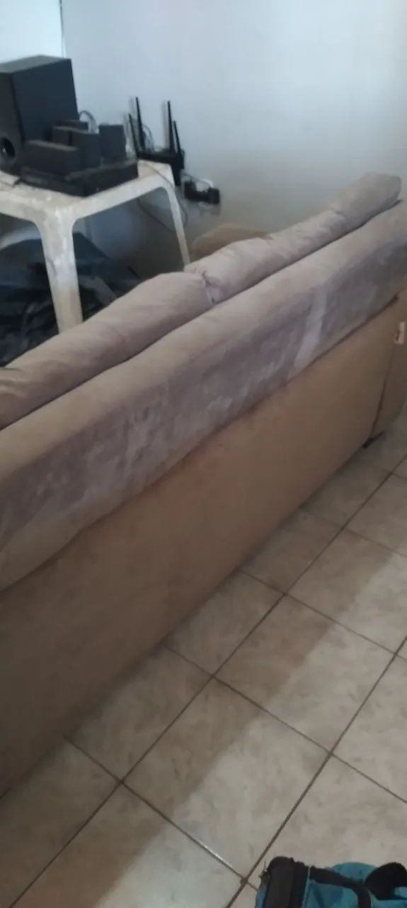 Sofá 3 lugares da pra quebrar o galho pessoal - Foto 3
