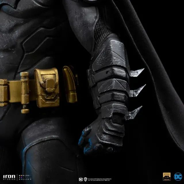 Batman Unleashed Deluxe Iron Studios - DC Comics - Art Scale 1/10 - Foto 2