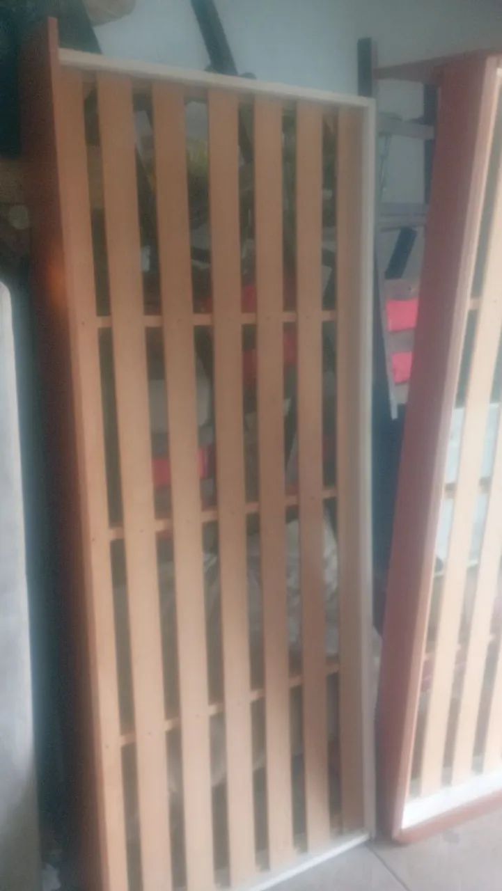 Vendo cama de solteiro com cama auxiliar 
