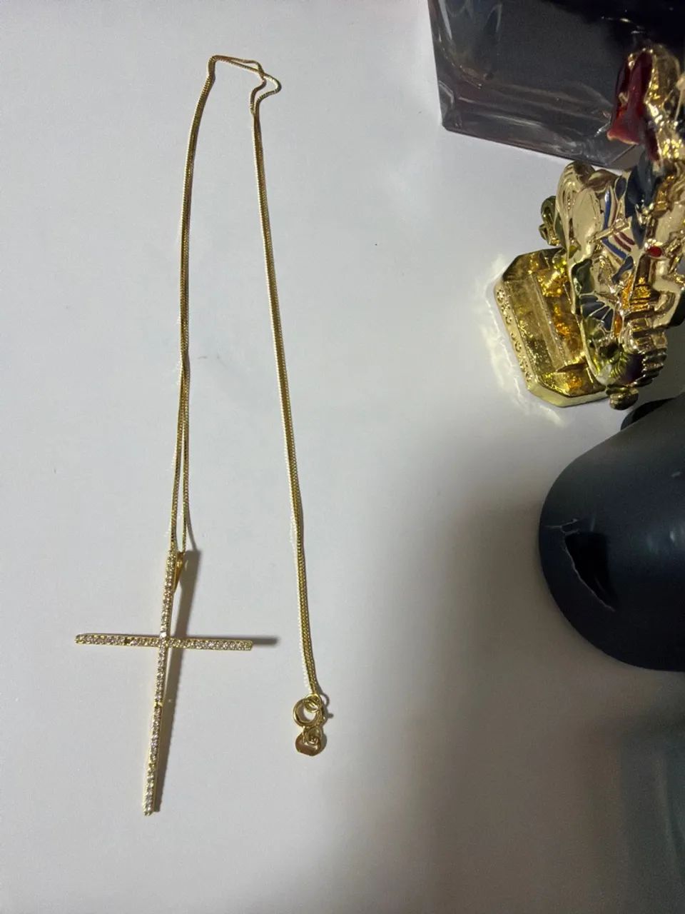 Colar com crucifixo em ouro 18k R$3.000 - Foto 3
