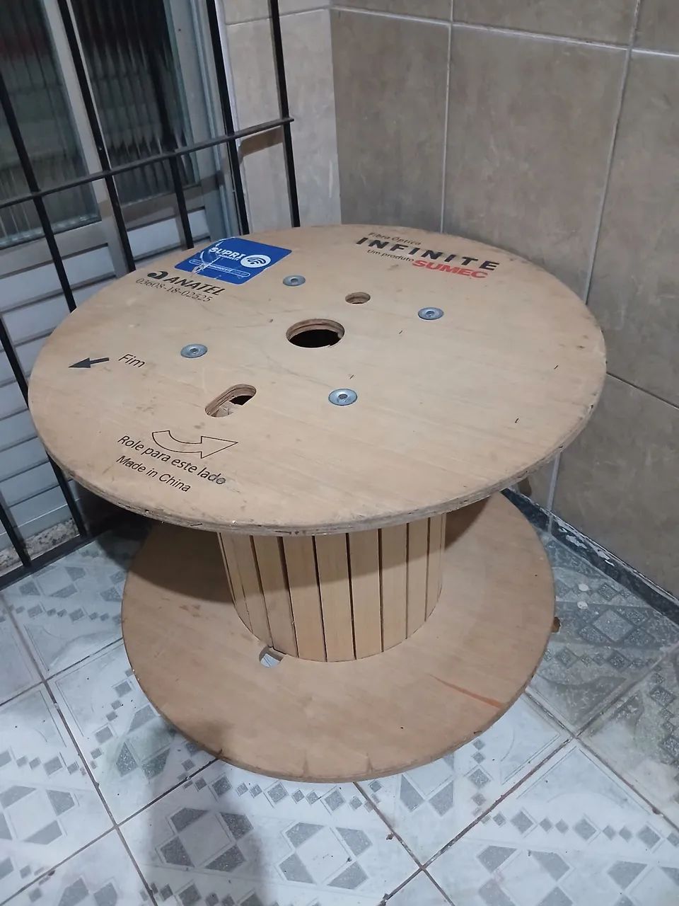 Carretel de madeira