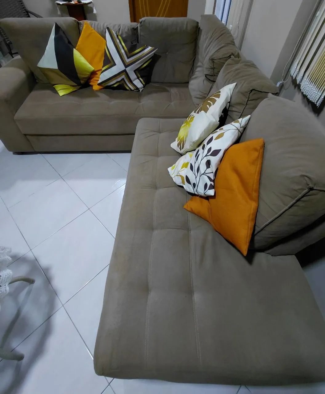 Vendo sofá em L muito novo - Foto 4