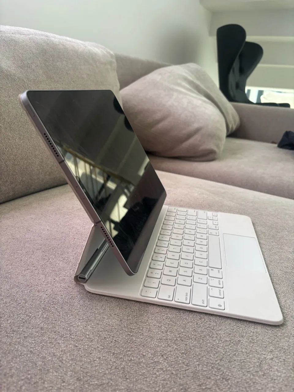 iPad Pro 12.9" (6ª Geração - Chip M2) 128GB Cellular + Magic key original - Foto 3