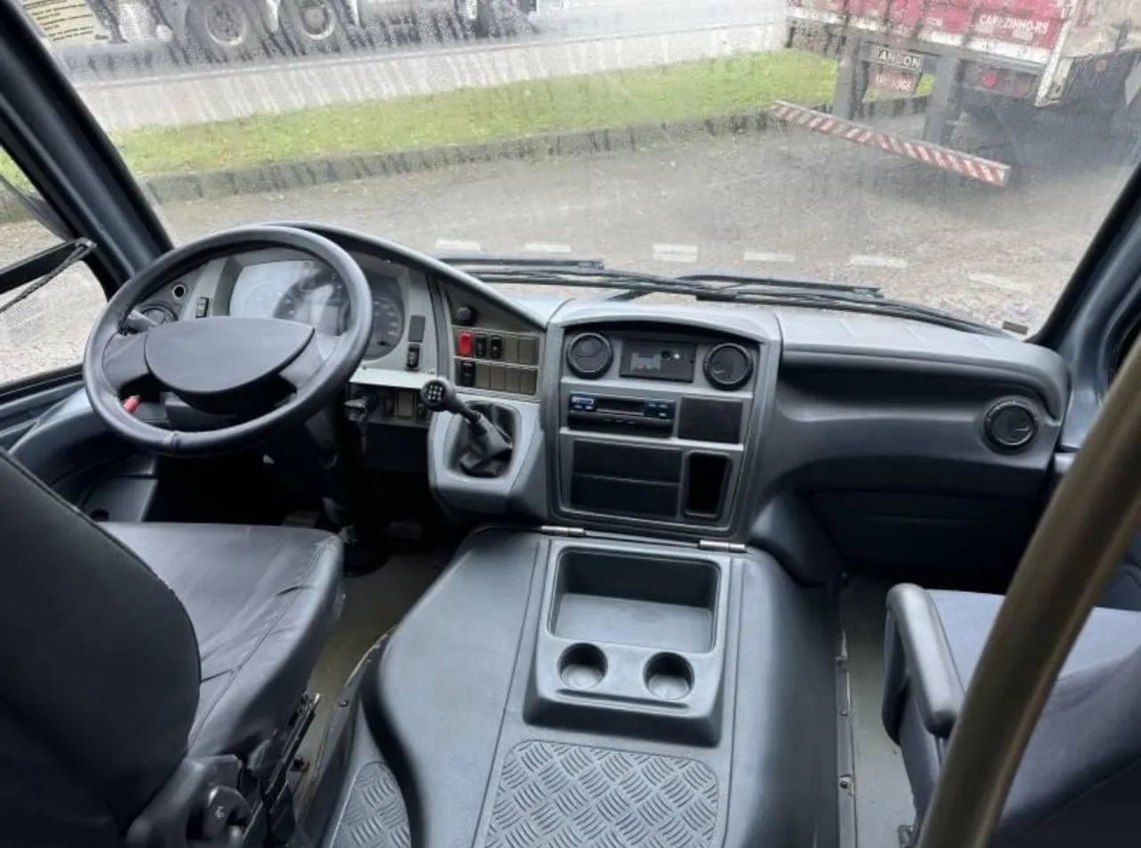 Volare V8 Curto 25L 2015 c/ Ar  - Foto 8