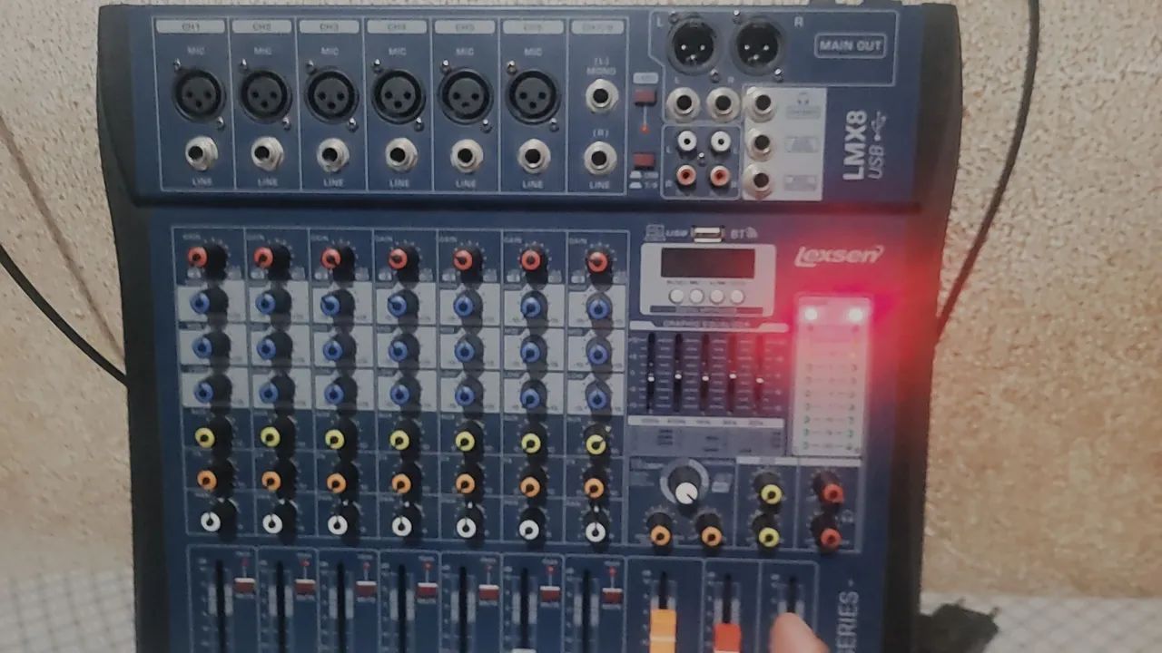 Mesa de Som 8 canais com USB e Bluetooth