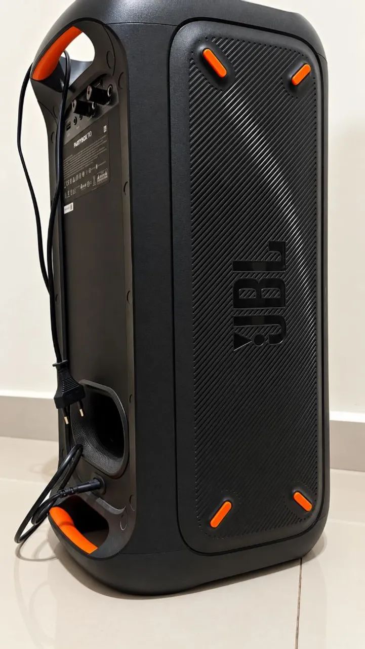 Vendo JBL PartyBox 100, em ótimo estado e funcionando perfeitamente. - Foto 4