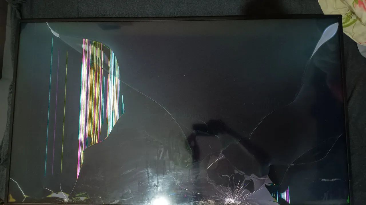 TV Samsung 50 polegadas tela quebrada
