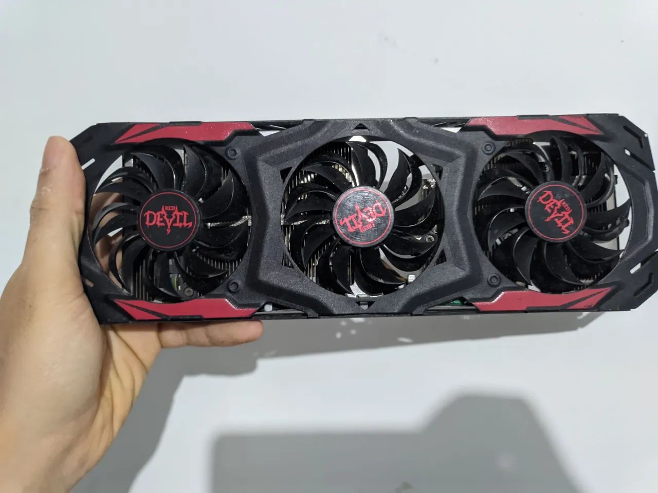 Carcaça placa de vídeo RX 570 RED DEVIL TRIPLE FAN 