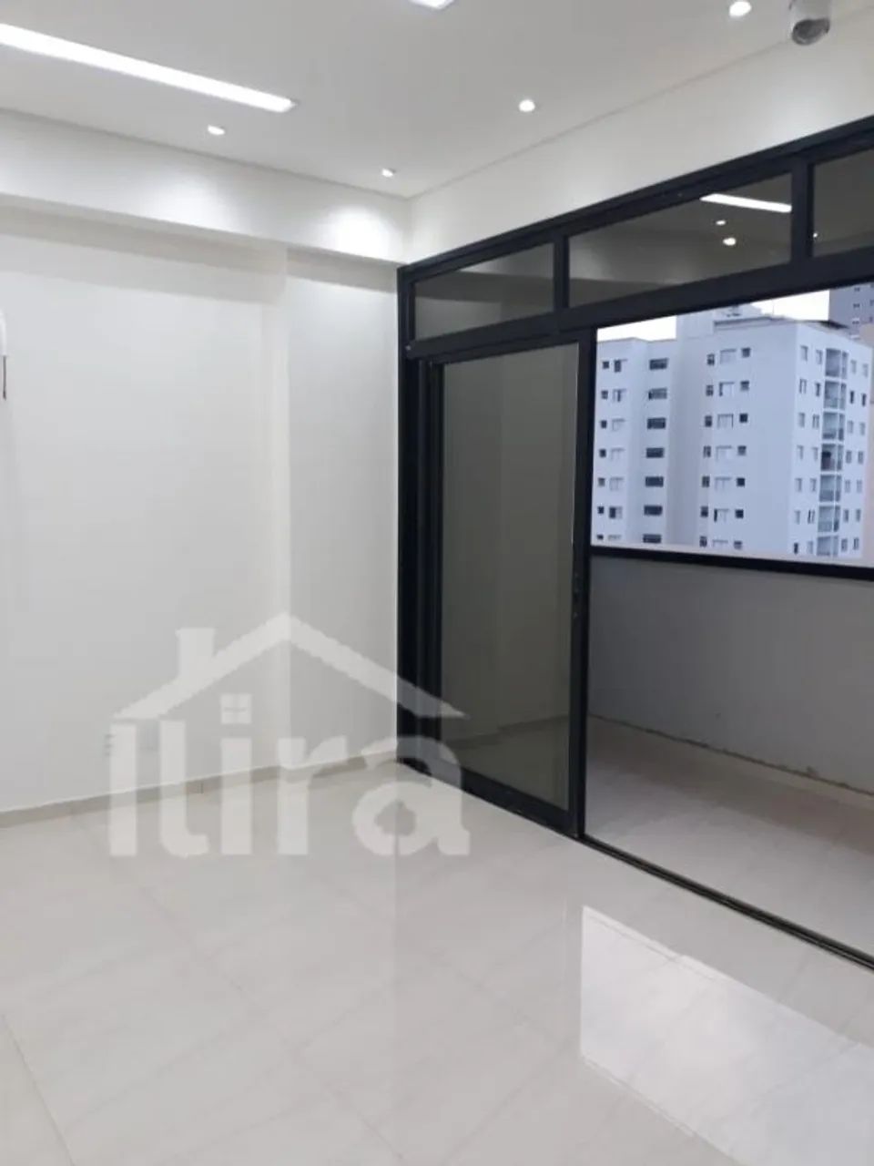 Sala Comercial de 40m² Com Ar-condicionado e Acesso A Academia Em Osasco