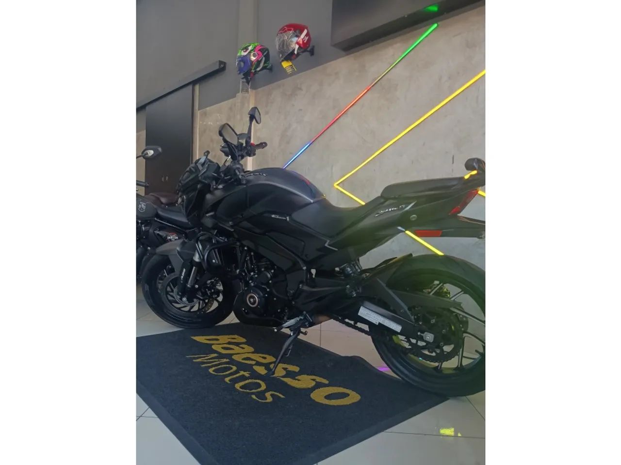 Bajaj Dominar 400  2025 - Foto 2