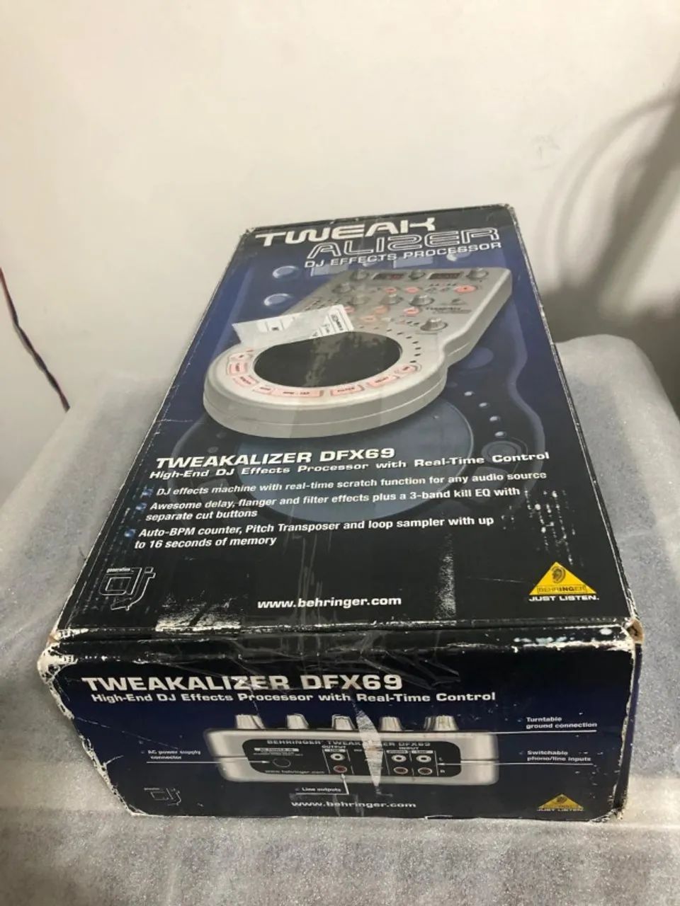 BEHRINGER DFX69 PRÉ AMPLIFICADOR PHONO E LINE IN COM SAMPLER E PROCESSADOR DE EFEITOS DJ - Foto 3