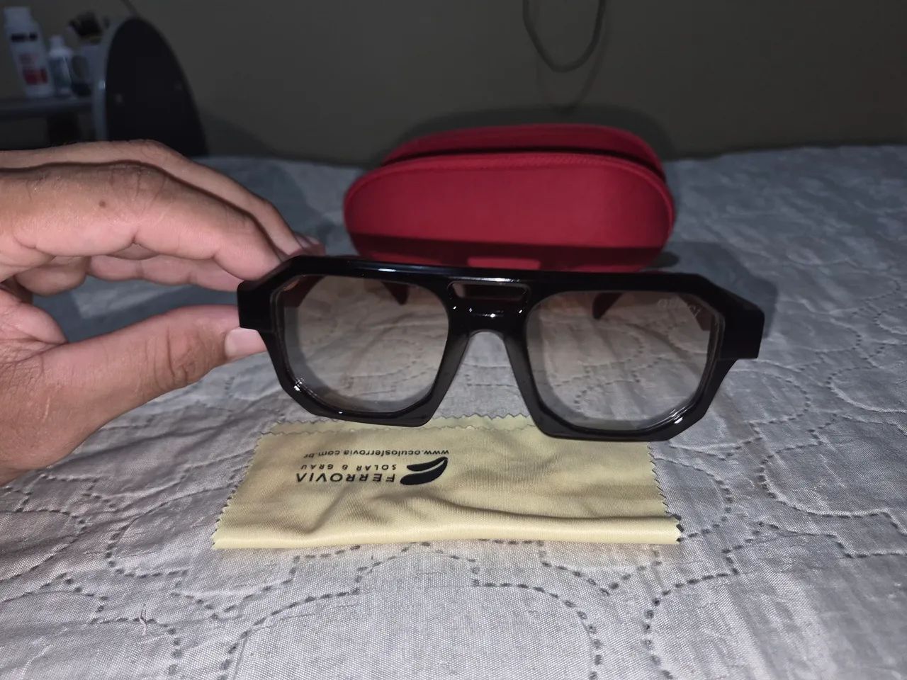 Vendo oculos da Gucci original  - Foto 2