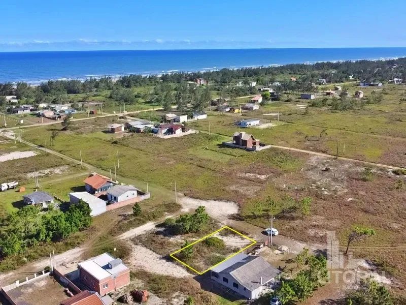 Terreno 550 metros do mar praia Lagoinhas norte - Foto 2