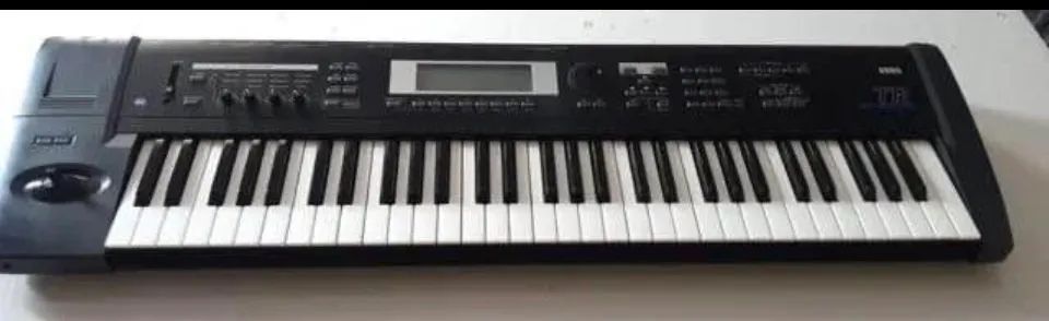 Teclado korg TR 61