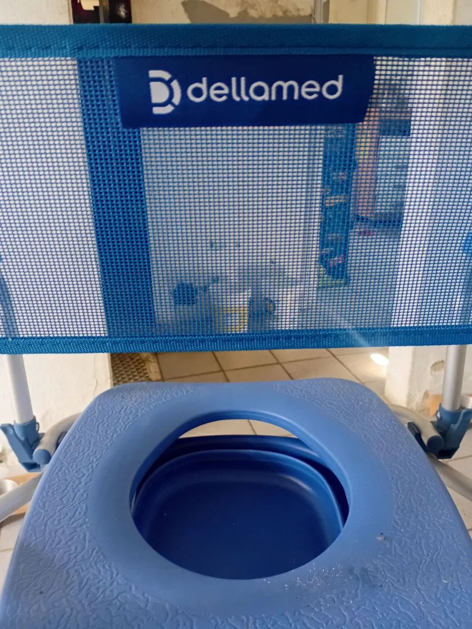 Cadeira de banho higiênico Dellamed - Foto 3