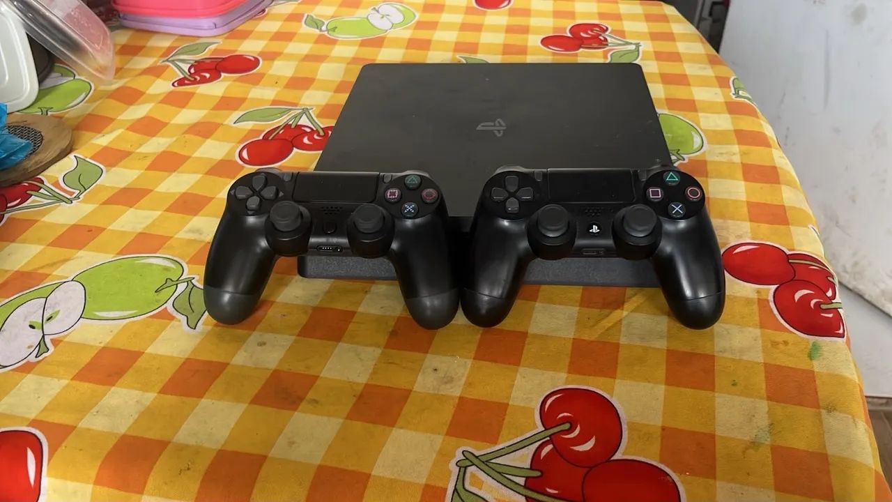 Vendo PS4 SLIM 1TB - Foto 2