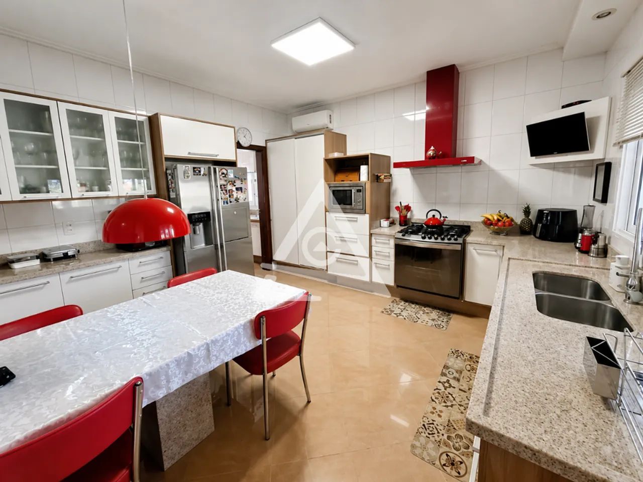 Casa à venda em Campinas, Vila Nogueira, com 3 suítes, com 384 m² - Foto 4