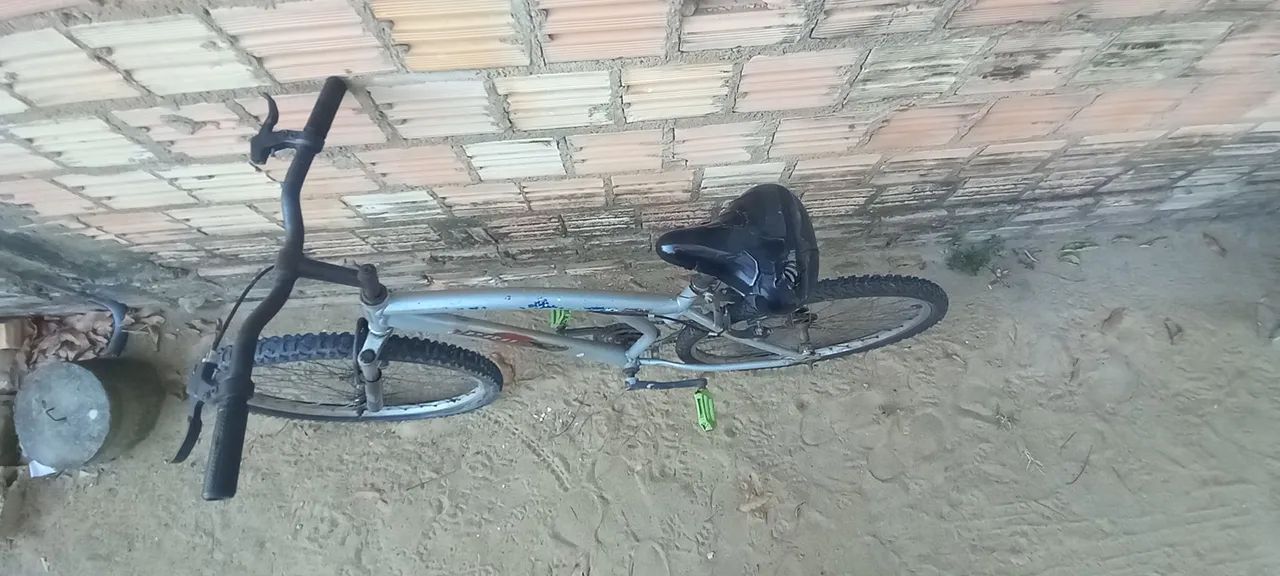 Bicicleta aro 26 com defeito e funcionando - Foto 2
