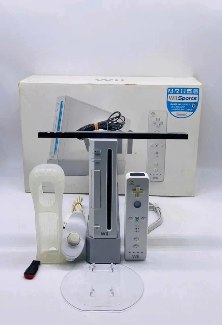 NINTENDO WII BRANCO COM CAIXA USADO. Desb + PENDRIVE 32GB