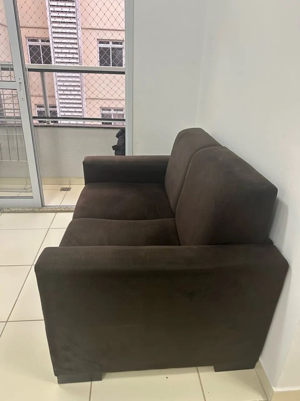 Sofá 2 Lugares Marrom - Usado e Sem Avarias - Foto 2