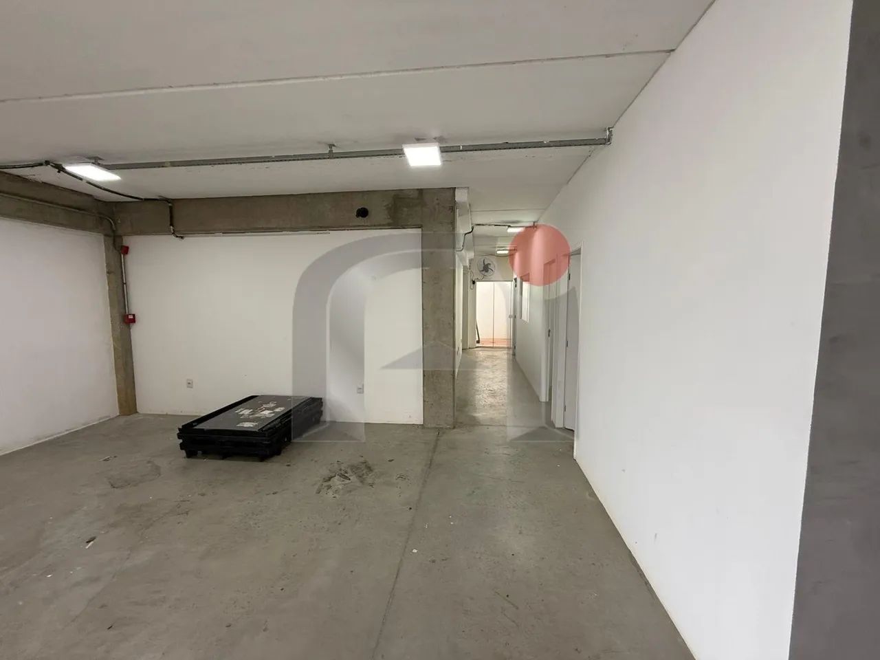 SALÃO DENTRO DE ÁREA COMERCIAL EM LOCALIZAÇ ÃO PRIVILEGIADA - Foto 4