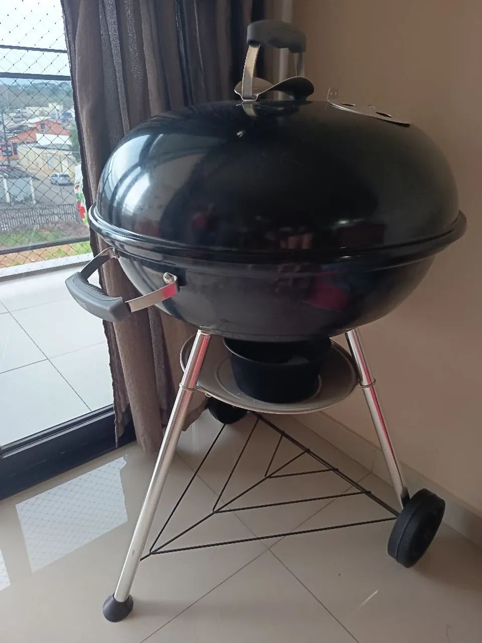 Vendo Churrasqueira Weber a carvão  - Foto 2