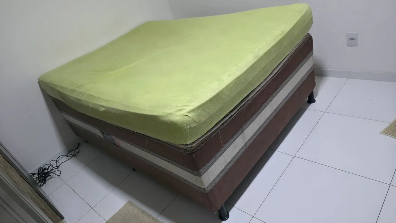 Vendo Cama box de casal + colchões - Foto 2