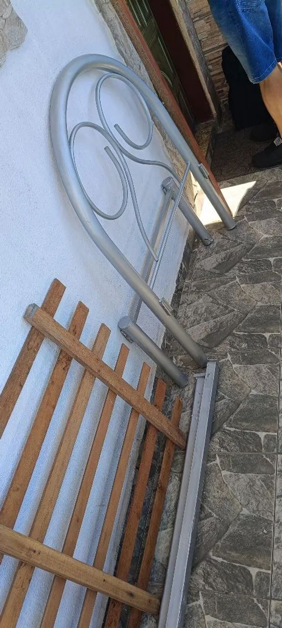 Cama de solteiro ferro! 70 reais  - Foto 3