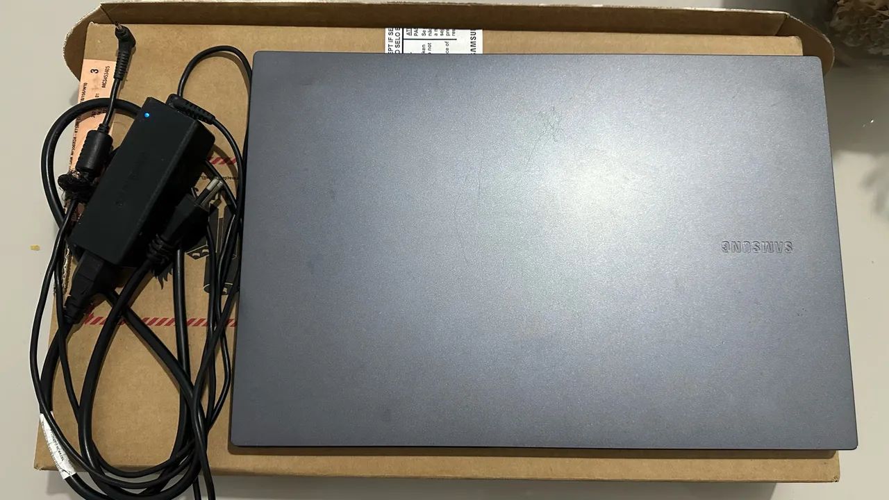 Vendo Samsung Book 55XDA-KT5BR I3
