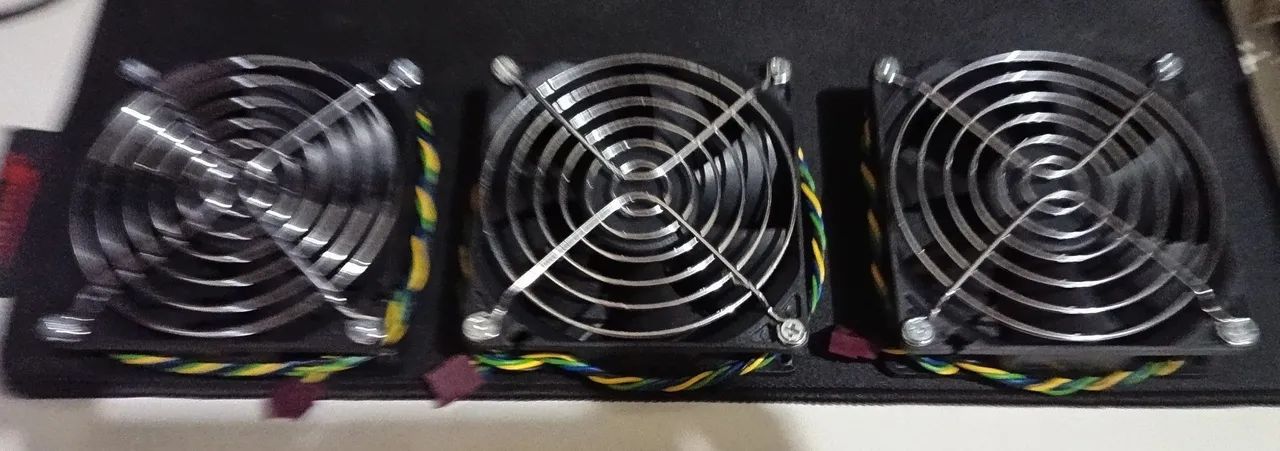 Kit 4 Fans 90mm Foxconn rolamento - Periféricos e Acessórios de