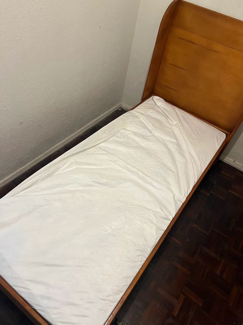 Cama solteiro retrátil