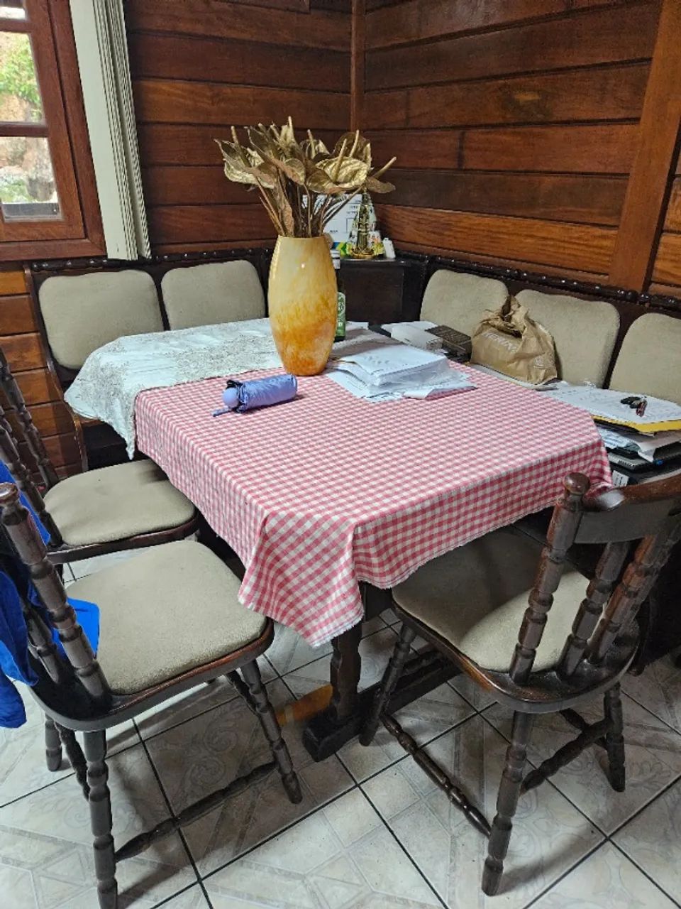 Mesa 8 lugares com cadeiras - de madeira