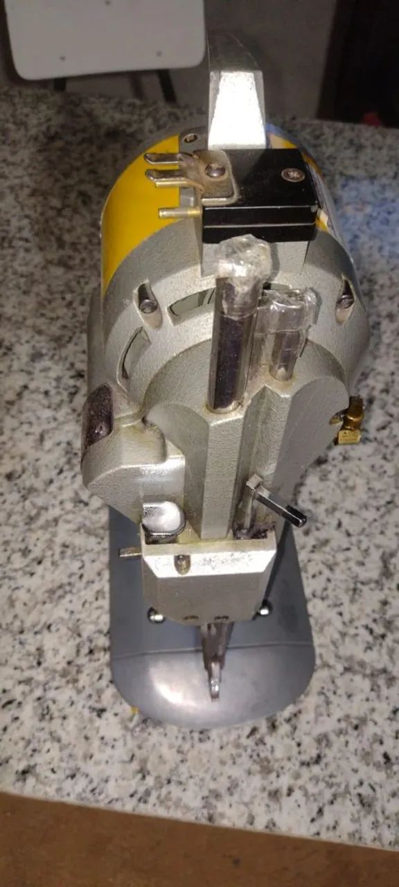 Máquina de cortar tecido  - Foto 2