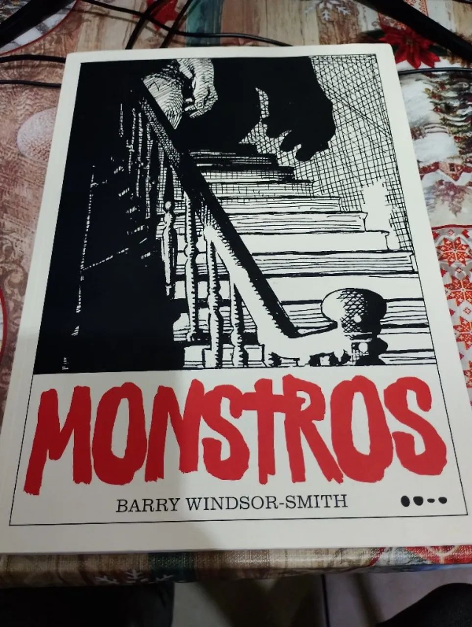 HQ - Monstros (Editora Todavia)