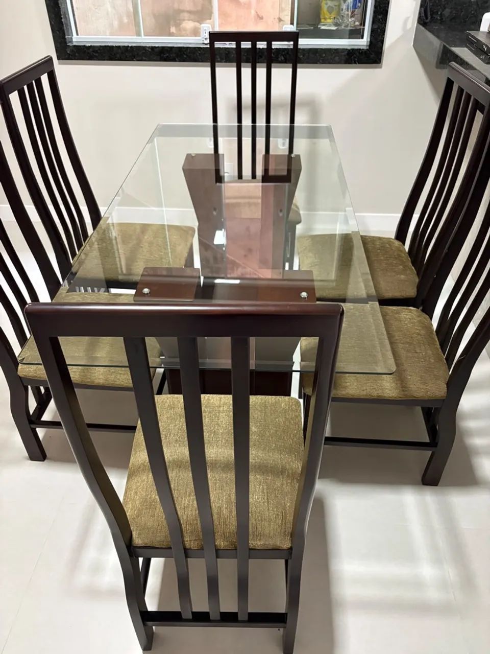 Mesa com tampo de vidro 1,60m 6 cadeiras - Foto 3