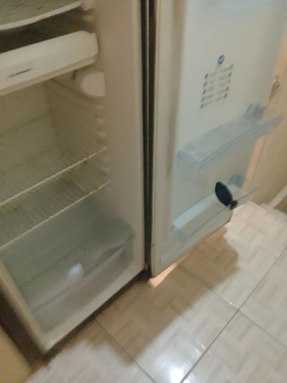 Vendo Geladeira funcionando perfeitamente  - Foto 3