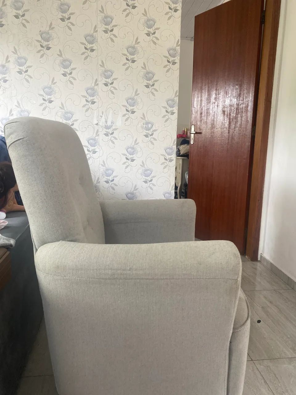 Poltrona cinza claro  - Foto 5
