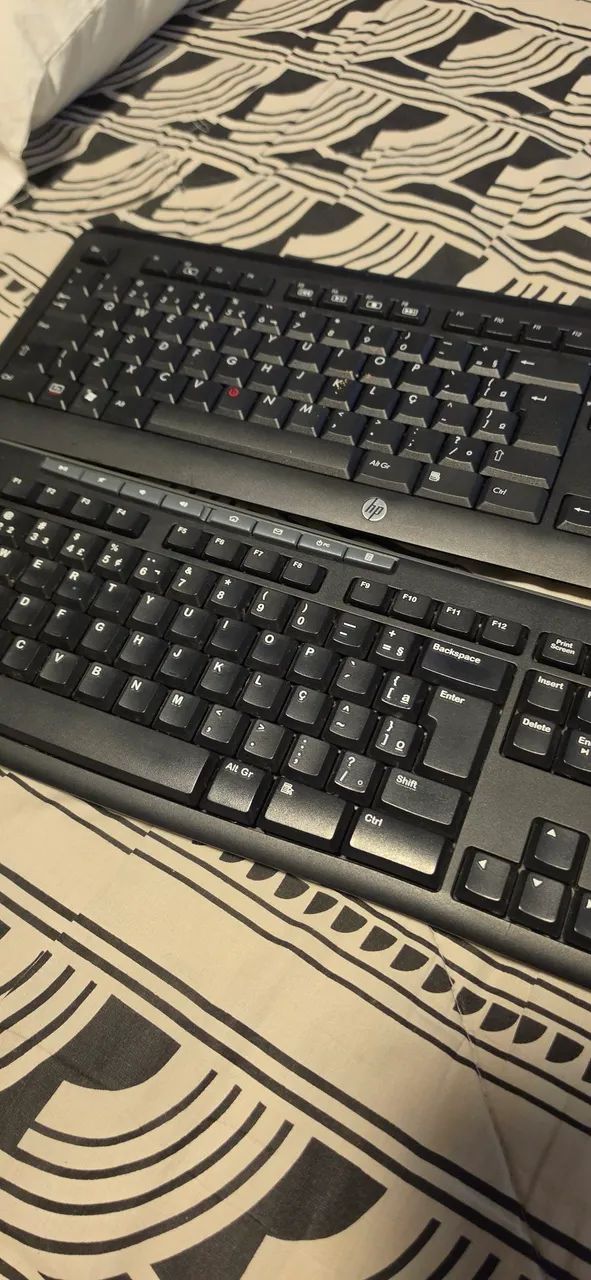 2 Teclados Bluetooth HP e Logitech sem USB