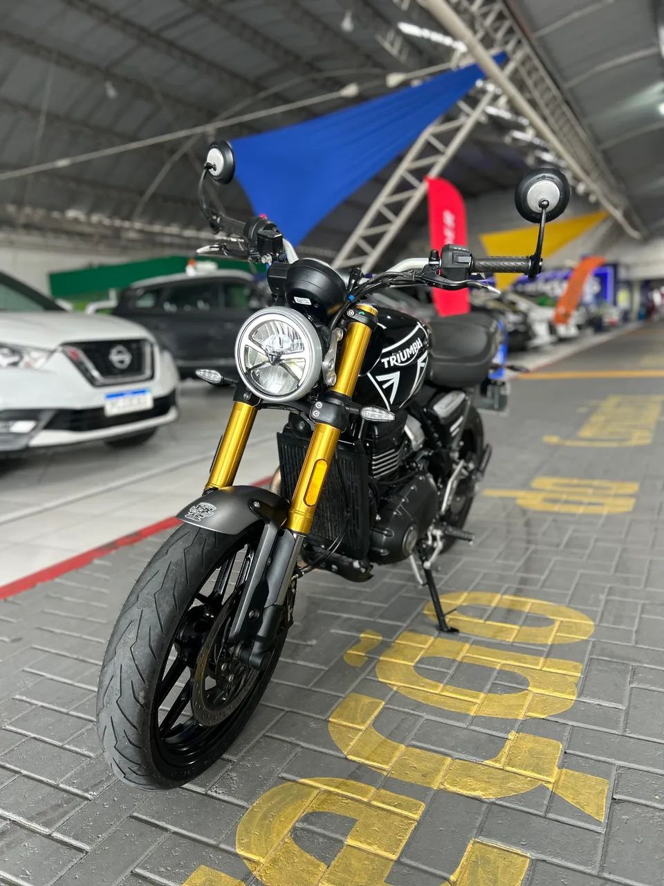 Triumph speed 400 - 8.000 km 