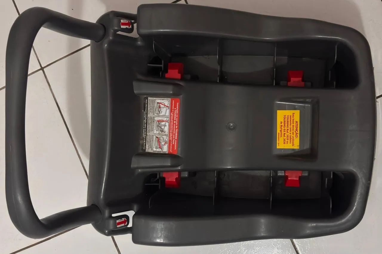Bebê conforto Burigoto com base para automóvel 