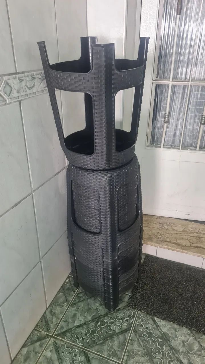 9 Banqueta de plástico preta - Foto 3