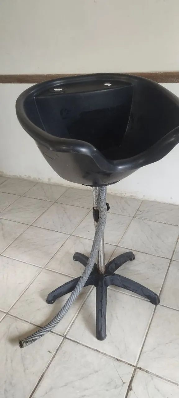 Lavatório de salão $ 100 por $ 75