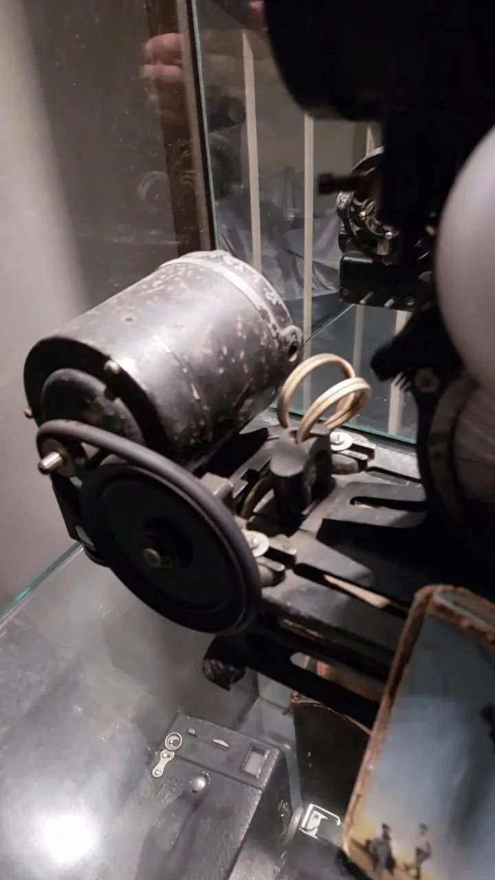 Raro Projetor da Pathé Filmes - 1920 - funcionando - conservadíssimo - Foto 3