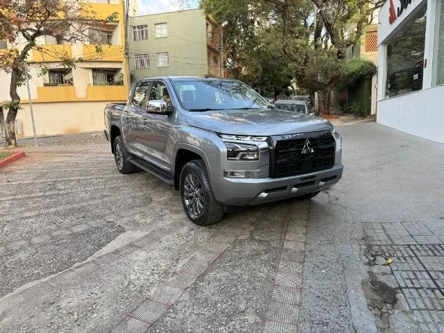 Mitsubishi Triton Triton HPE 2.4 CD 4x4 TB Diesel Aut. 2027