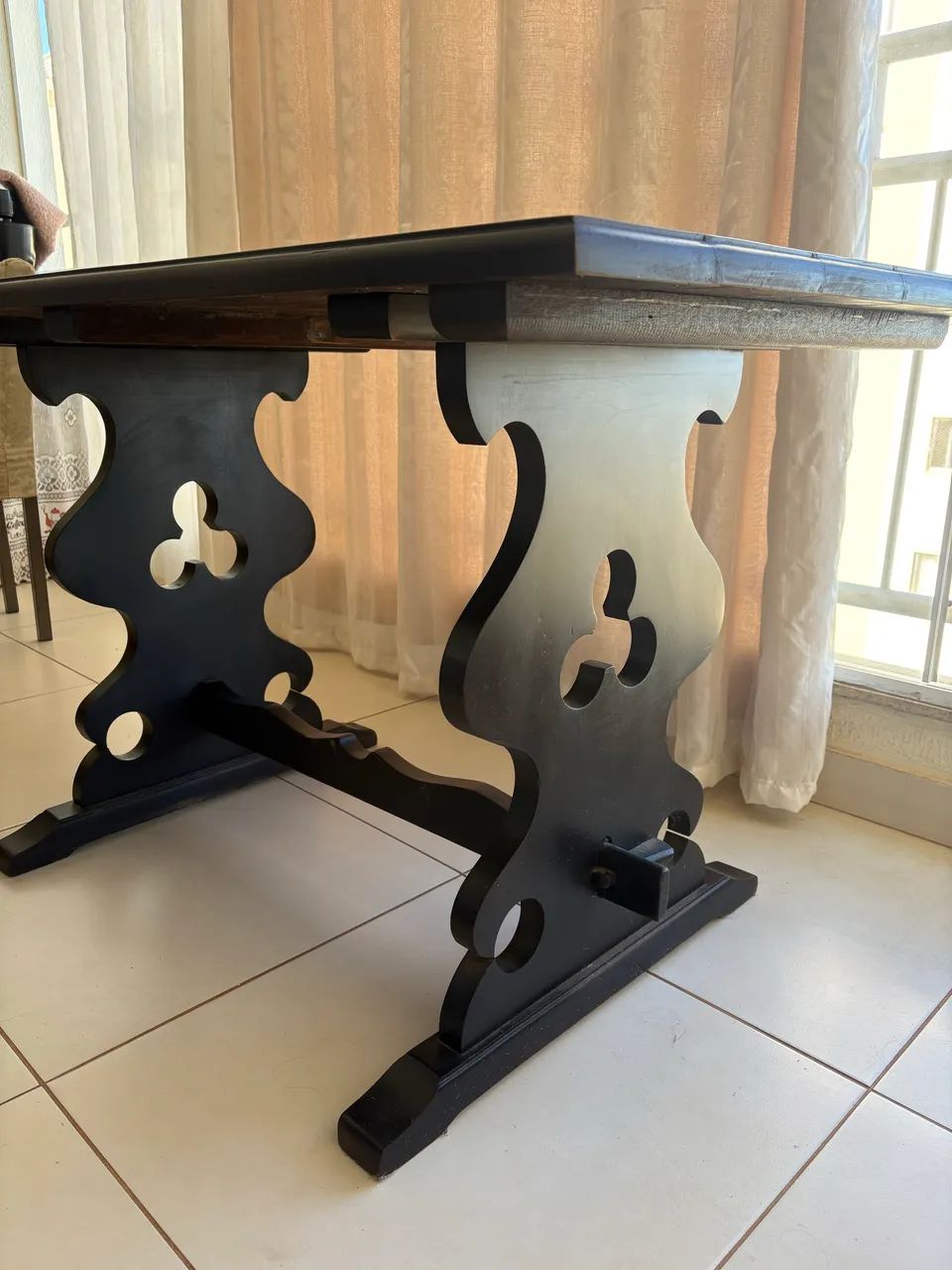 Mesa de 4 lugares madeira maciça 