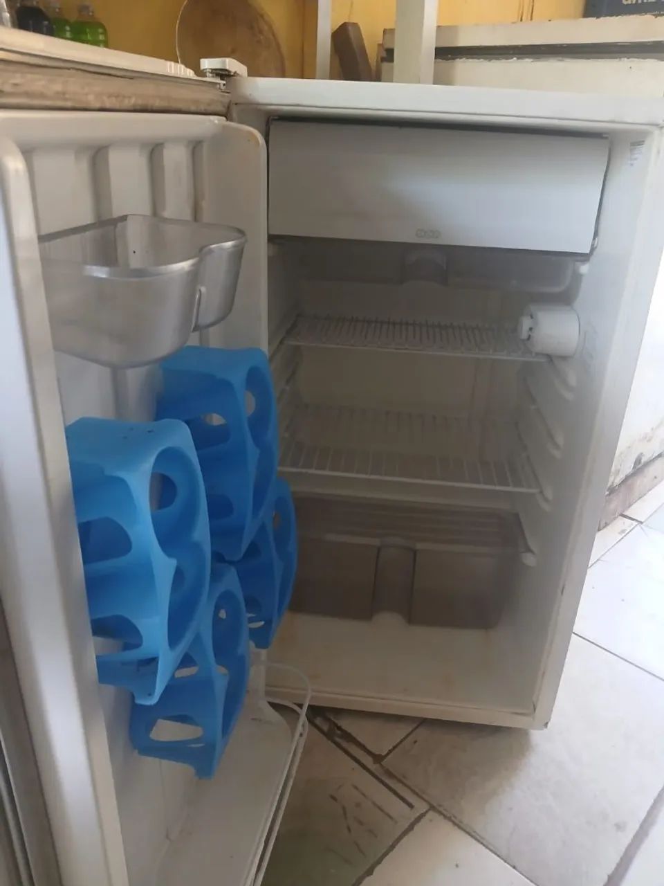 FRIGOBAR. R$ 499.00 - Foto 3