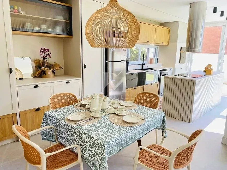 Casa em condomínio com 5 suítes à venda no Campeche, Florianópolis