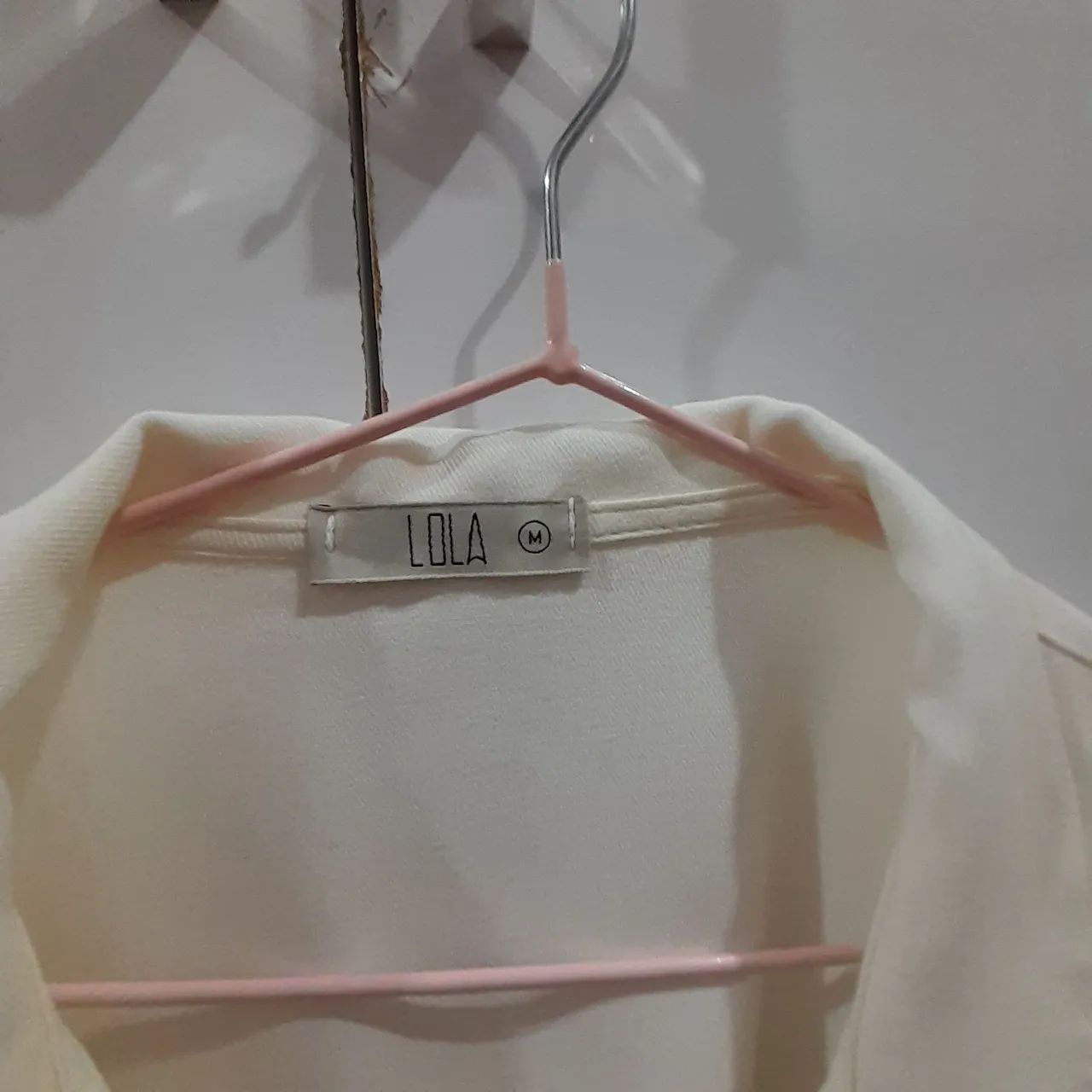 Blusa Cropped Branco tam P/M  - Foto 3